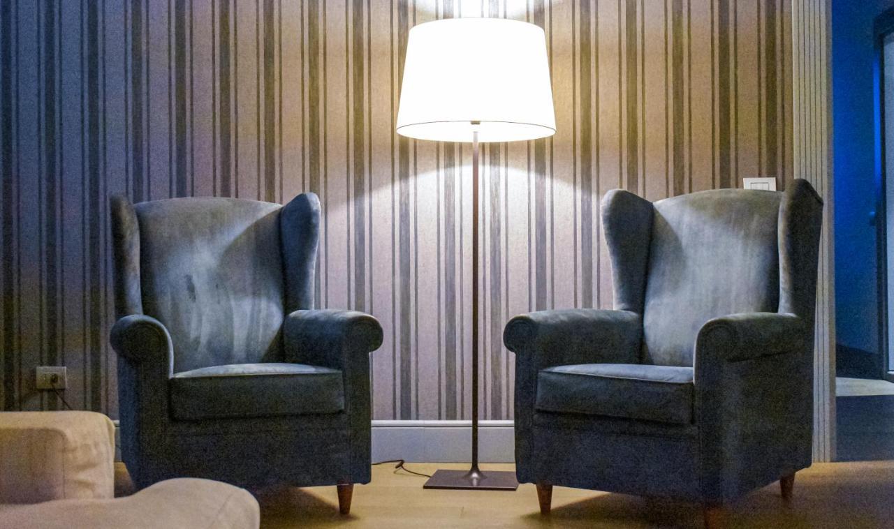 Hotel Palazzo Cornalia Milán Exteriér fotografie A floor lamp